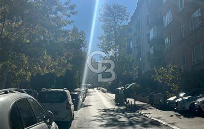 Güvenevler Mahallesi'nde Satılık Depolu Dükkan