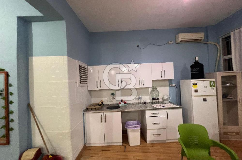 Bornova Merkezi Konumda Kiralık Dükkan 