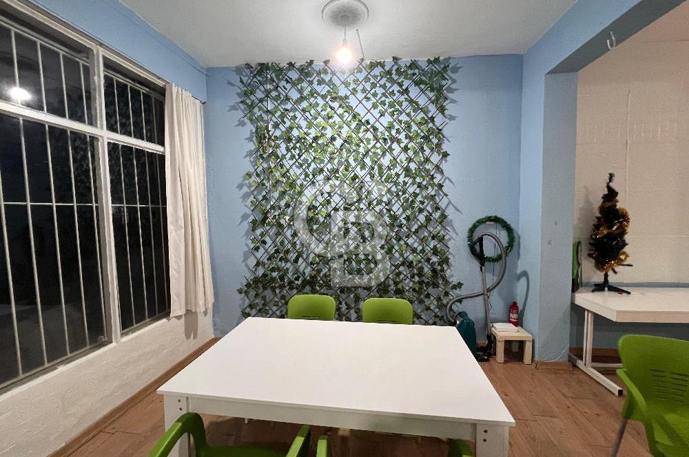 Bornova Merkezi Konumda Kiralık Dükkan 