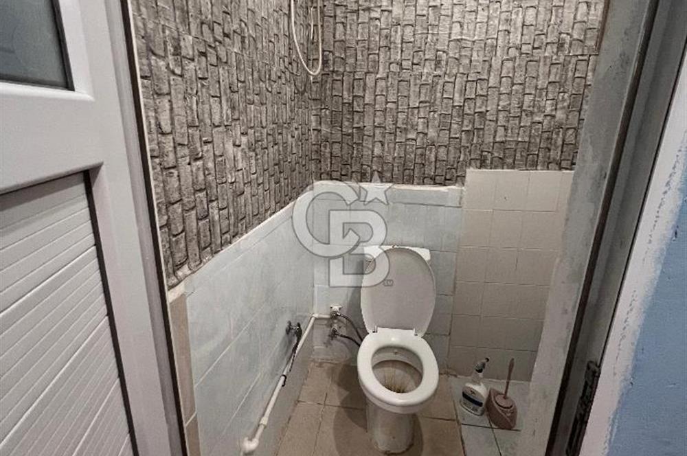 Bornova Merkezi Konumda Kiralık Dükkan 