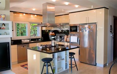 Urla Çeşmealtın’da Satılık Müstakil Havuzlu Villa 