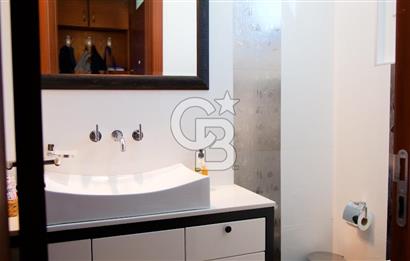 Urla Çeşmealtın’da Satılık Müstakil Havuzlu Villa 