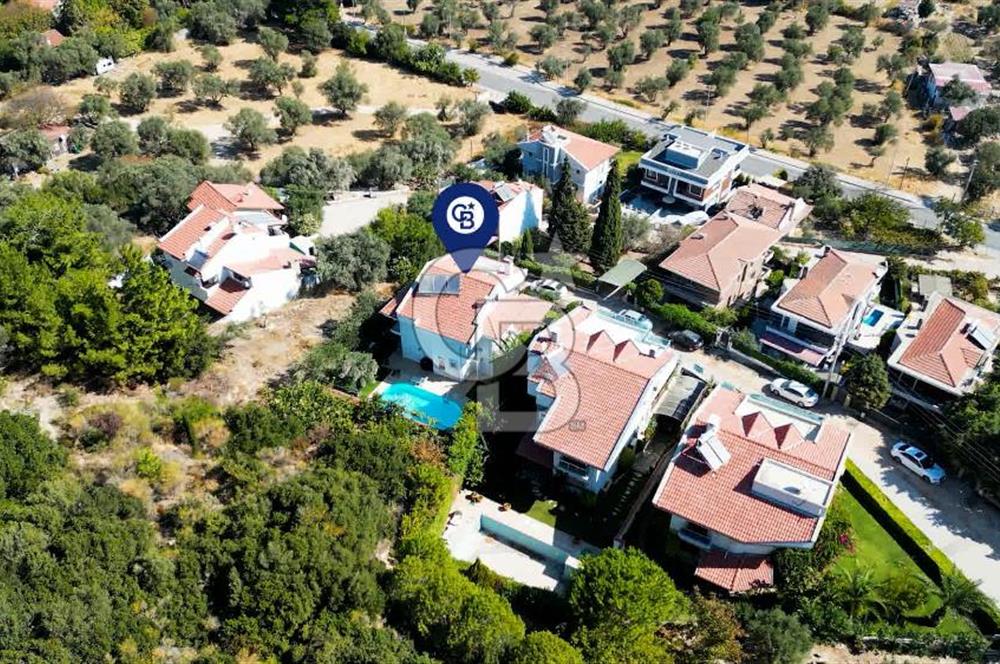 Urla Çeşmealtın’da Satılık Müstakil Havuzlu Villa 