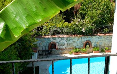 Urla Çeşmealtın’da Satılık Müstakil Havuzlu Villa 