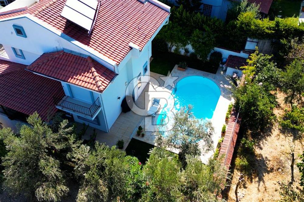 Urla Çeşmealtın’da Satılık Müstakil Havuzlu Villa 