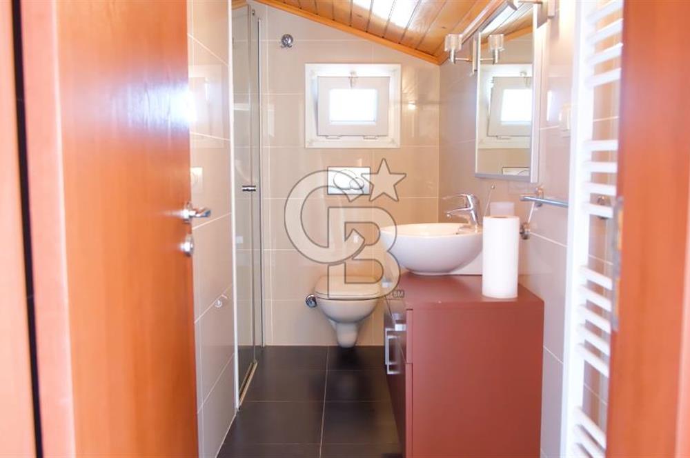 Urla Çeşmealtın’da Satılık Müstakil Havuzlu Villa 