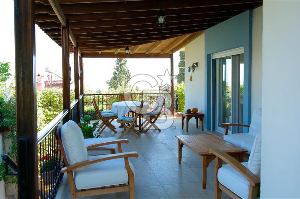 Urla Çeşmealtın’da Satılık Müstakil Havuzlu Villa 