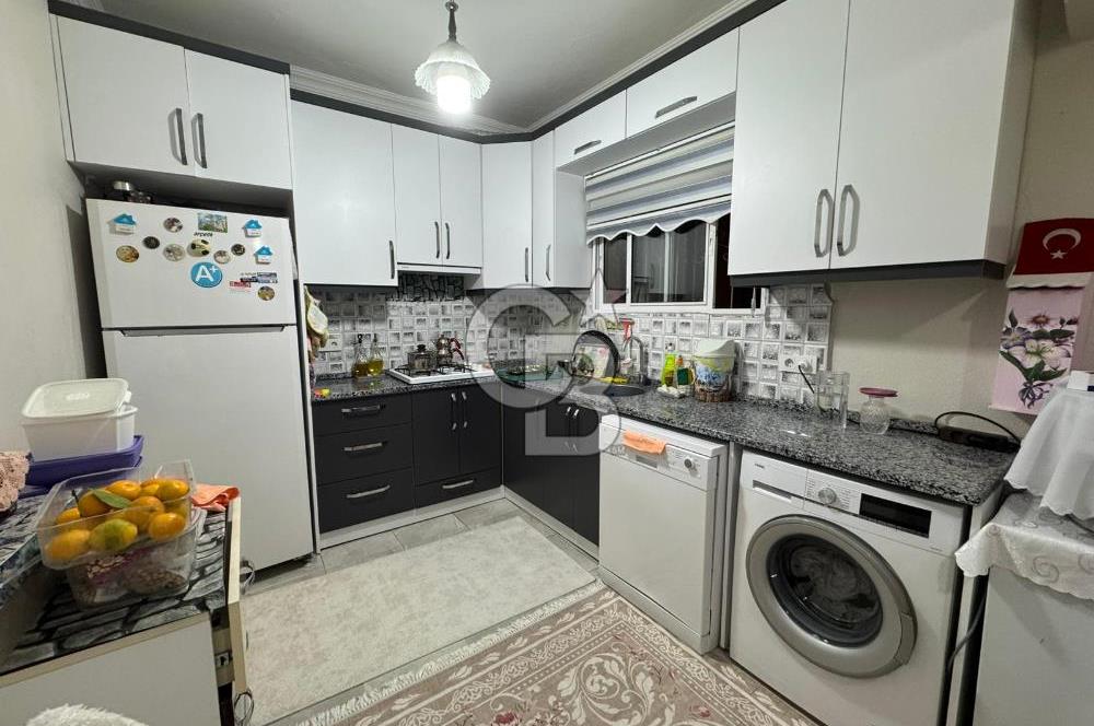 Karabağlar Yunus Emre Mahallesin'de Satılık 1+1 Geniş Daire