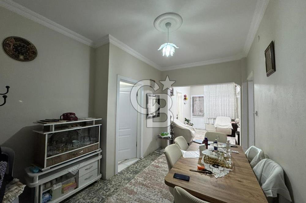 Karabağlar Yunus Emre Mahallesin'de Satılık 1+1 Geniş Daire