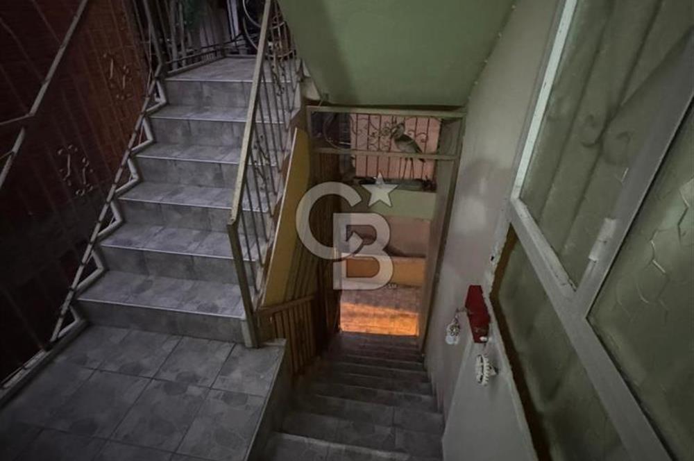 Karabağlar Yunus Emre Mahallesin'de Satılık 1+1 Geniş Daire