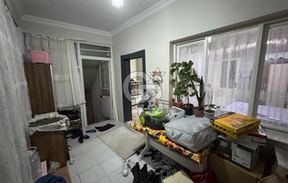 Karabağlar Yunus Emre Mahallesin'de Satılık 1+1 Geniş Daire