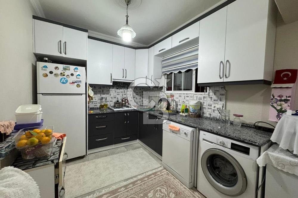 Karabağlar Yunus Emre Mahallesin'de Satılık 1+1 Geniş Daire