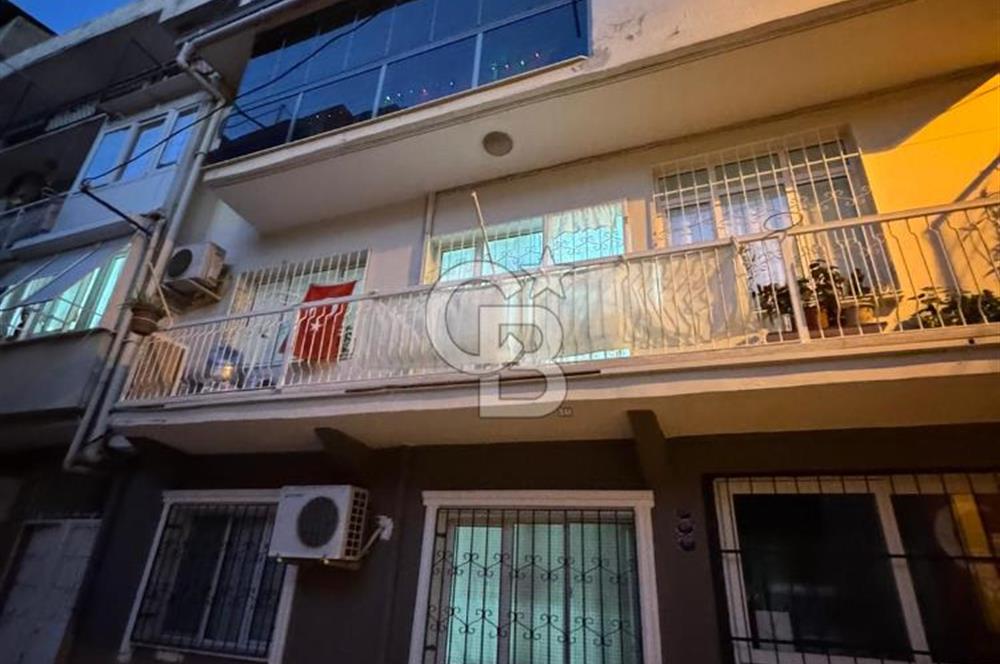 Karabağlar Yunus Emre Mahallesin'de Satılık 1+1 Geniş Daire