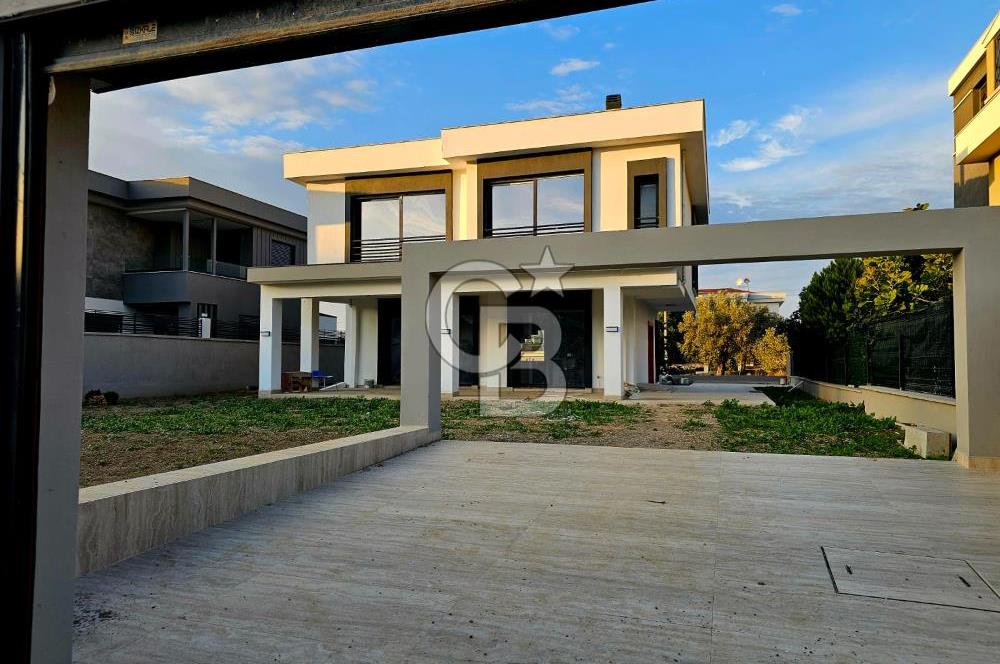 GÜZELBAHÇE KOLEJLER BÖLGESİNDE KİRALIK VİLLA