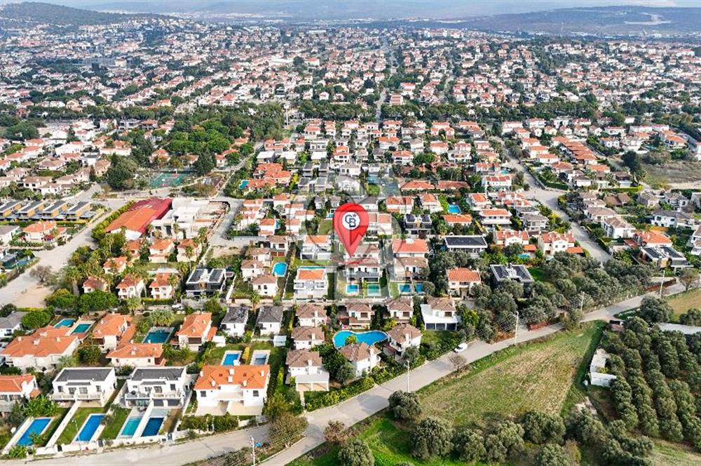 ALAÇATI GÖBENE SATILIK 3+1 MÜSTAKİL HAVUZLU VİLLA