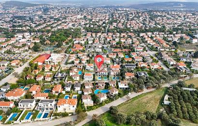 ALAÇATI GÖBENE SATILIK 3+1 MÜSTAKİL HAVUZLU VİLLA