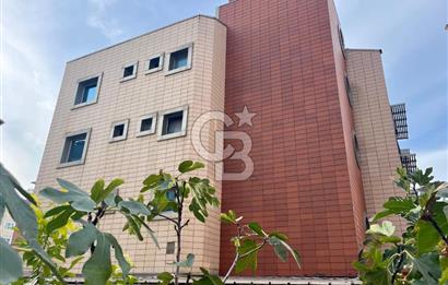 D100 ile Bağ. cad.arasında şık ve kullanışlı,geniş bahçeli bina