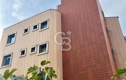 D100 ile Bağ. cad.arasında şık ve kullanışlı,geniş bahçeli bina