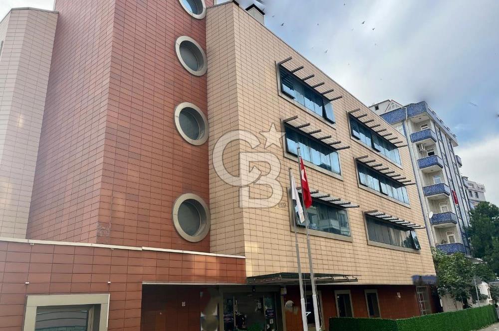 D100 ile Bağ. cad.arasında şık ve kullanışlı,geniş bahçeli bina