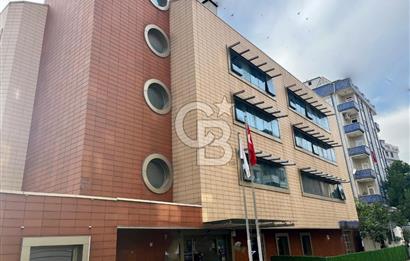 D100 ile Bağ. cad.arasında şık ve kullanışlı,geniş bahçeli bina