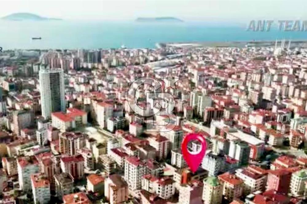 D100 ile Bağ. cad.arasında şık ve kullanışlı,geniş bahçeli bina
