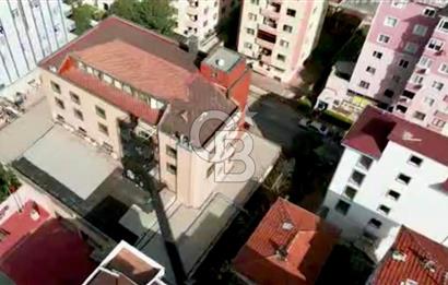 D100 ile Bağ. cad.arasında şık ve kullanışlı,geniş bahçeli bina