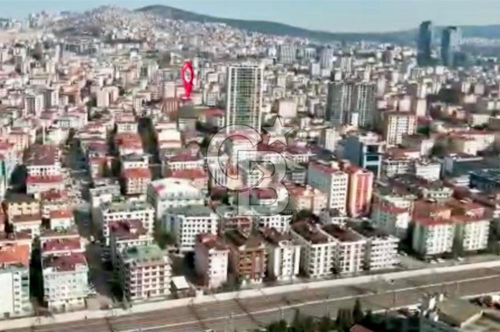 D100 ile Bağ. cad.arasında şık ve kullanışlı,geniş bahçeli bina