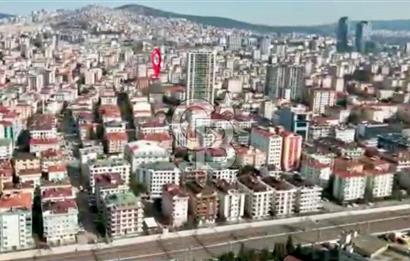 D100 ile Bağ. cad.arasında şık ve kullanışlı,geniş bahçeli bina