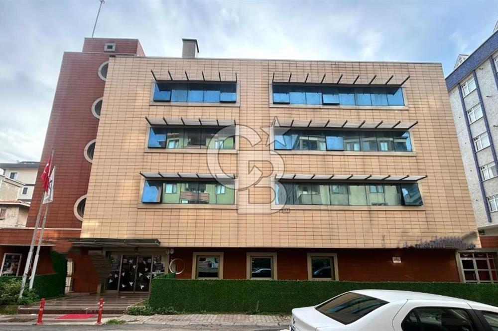 D100 ile Bağ. cad.arasında şık ve kullanışlı,geniş bahçeli bina