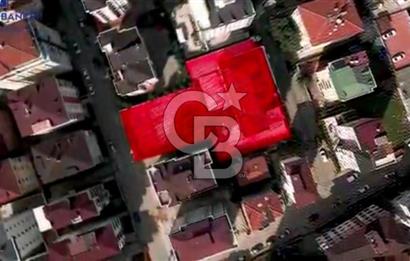 D100 ile Bağ. cad.arasında şık ve kullanışlı,geniş bahçeli bina