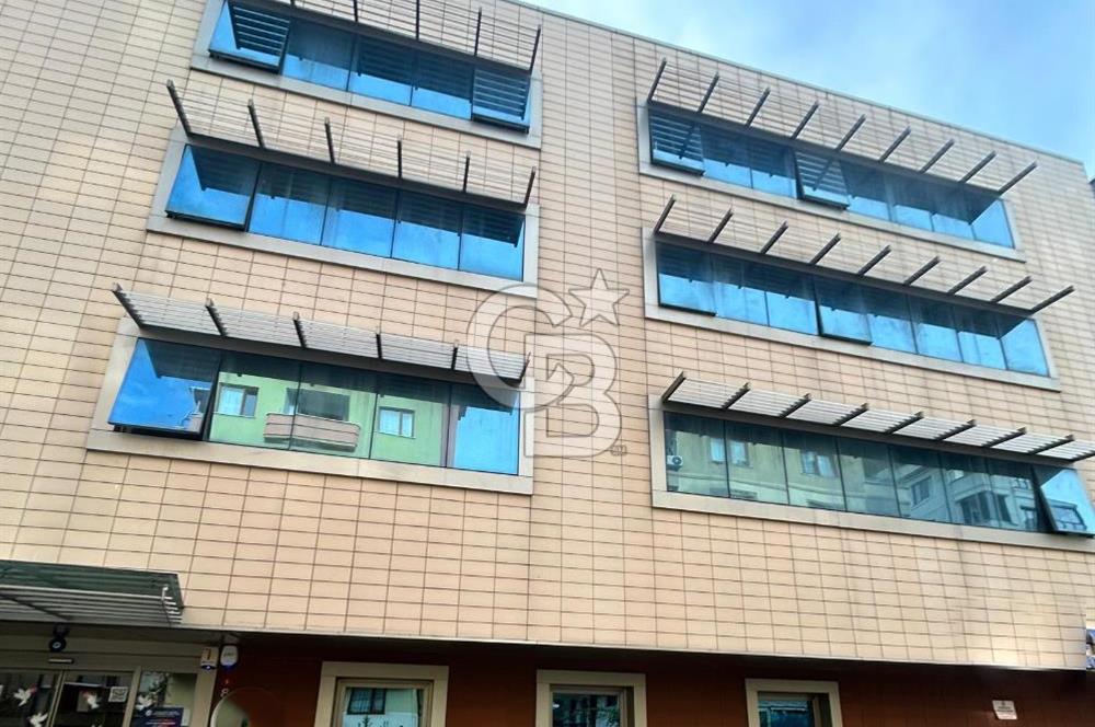 D100 ile Bağ. cad.arasında şık ve kullanışlı,geniş bahçeli bina