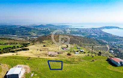 Çandarlı Koru Mevkii'nde Satılık Deniz Manzaralı 357 m2 Arsa