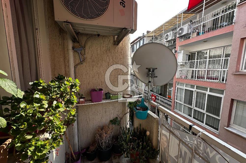 KARŞIYAKA TİYATRO SOKAĞINDA SATILIK FERAH 3+1 DAİRE  