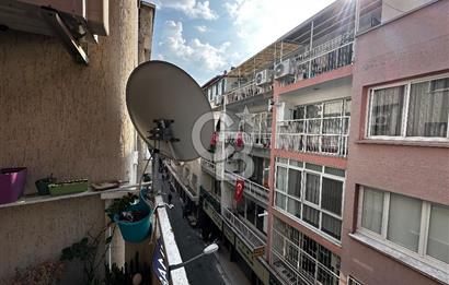 KARŞIYAKA TİYATRO SOKAĞINDA SATILIK FERAH 3+1 DAİRE  