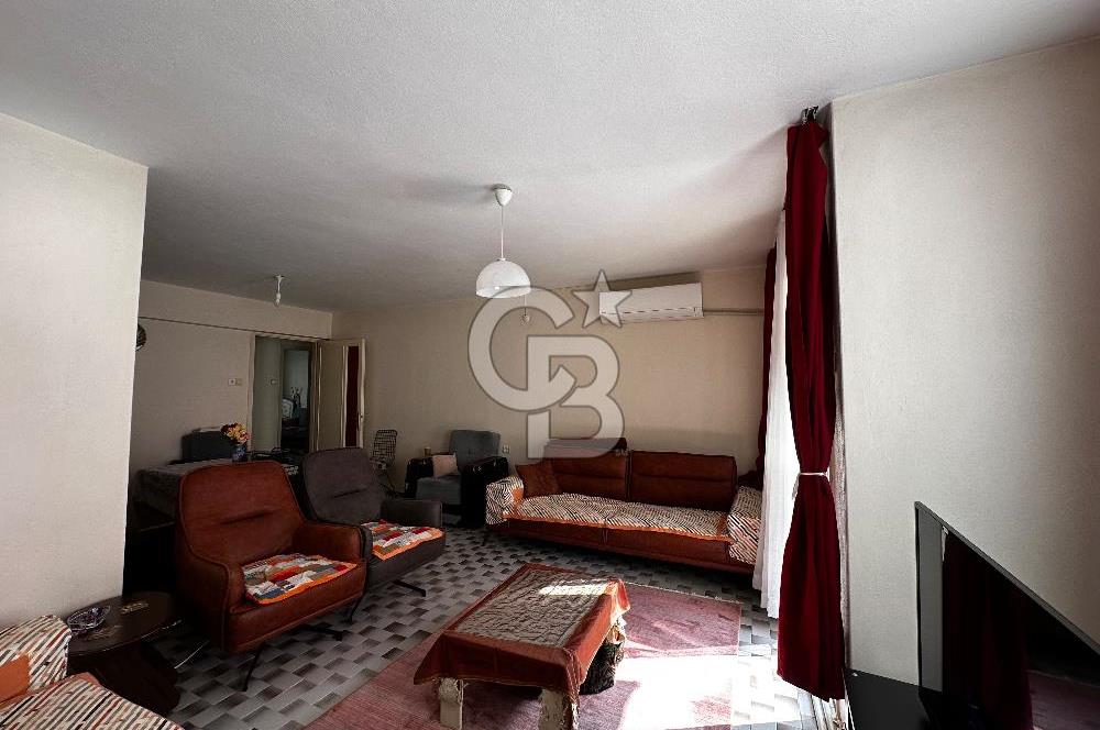 KARŞIYAKA TİYATRO SOKAĞINDA SATILIK FERAH 3+1 DAİRE  