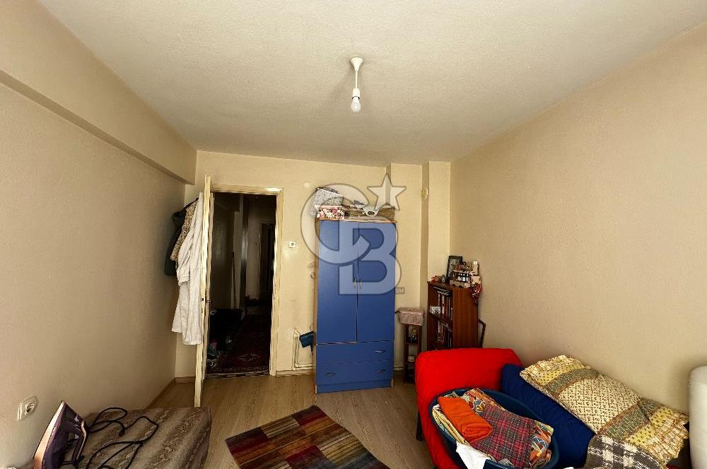 KARŞIYAKA TİYATRO SOKAĞINDA SATILIK FERAH 3+1 DAİRE  