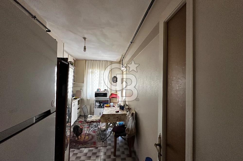 KARŞIYAKA TİYATRO SOKAĞINDA SATILIK FERAH 3+1 DAİRE  