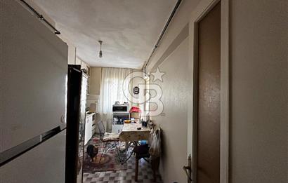 KARŞIYAKA TİYATRO SOKAĞINDA SATILIK FERAH 3+1 DAİRE  