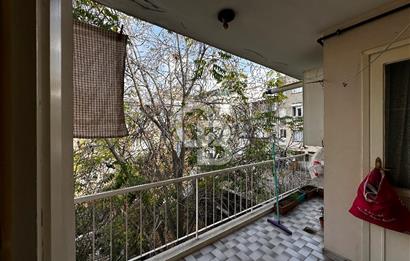 KARŞIYAKA TİYATRO SOKAĞINDA SATILIK FERAH 3+1 DAİRE  