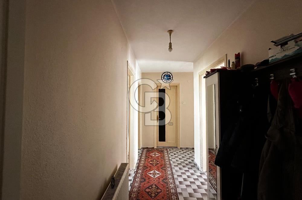 KARŞIYAKA TİYATRO SOKAĞINDA SATILIK FERAH 3+1 DAİRE  