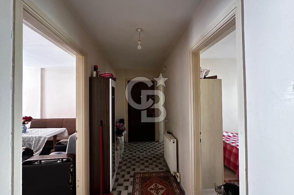 KARŞIYAKA TİYATRO SOKAĞINDA SATILIK FERAH 3+1 DAİRE  