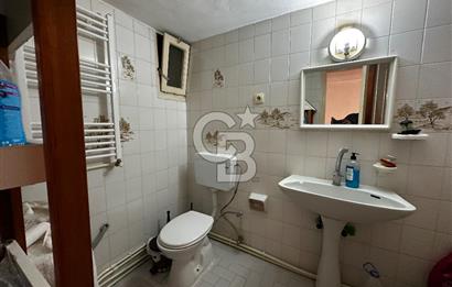 KARŞIYAKA TİYATRO SOKAĞINDA SATILIK FERAH 3+1 DAİRE  