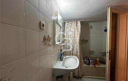 KARŞIYAKA TİYATRO SOKAĞINDA SATILIK FERAH 3+1 DAİRE  