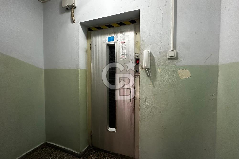 KARŞIYAKA TİYATRO SOKAĞINDA SATILIK FERAH 3+1 DAİRE  