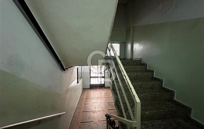 KARŞIYAKA TİYATRO SOKAĞINDA SATILIK FERAH 3+1 DAİRE  