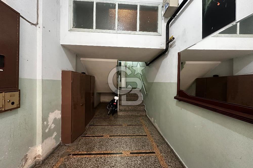 KARŞIYAKA TİYATRO SOKAĞINDA SATILIK FERAH 3+1 DAİRE  