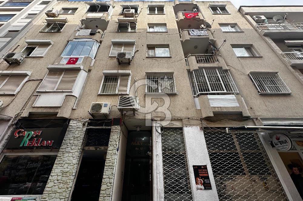 KARŞIYAKA TİYATRO SOKAĞINDA SATILIK FERAH 3+1 DAİRE  