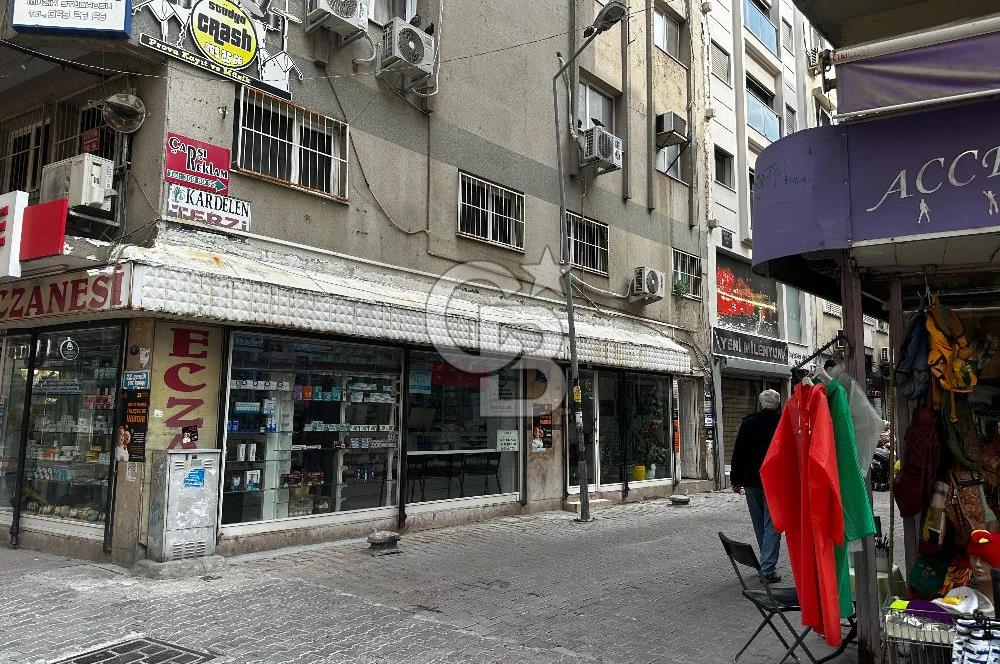 KARŞIYAKA TİYATRO SOKAĞINDA SATILIK FERAH 3+1 DAİRE  