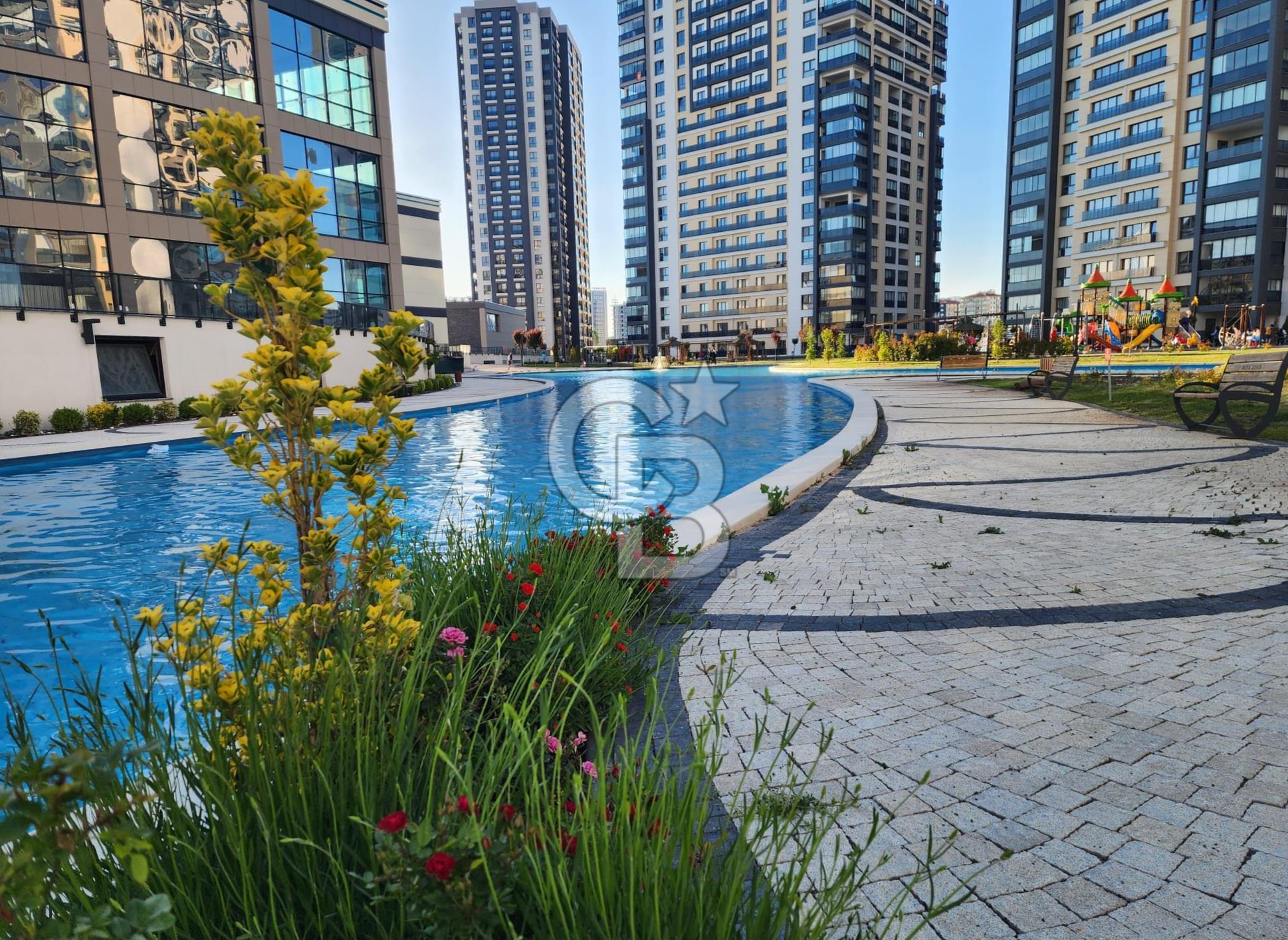 MEVASEHİR'DE GENİS AİLELER İCİN 4+1 DELUX YAŞAM