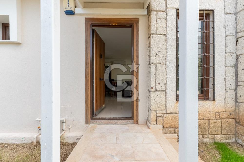 ALAÇATI GÖBENE SATILIK 3+1 MÜSTAKİL HAVUZLU VİLLA